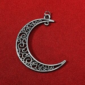 Modern Antique Silver Pendant Featuring‎ Hollow Moon